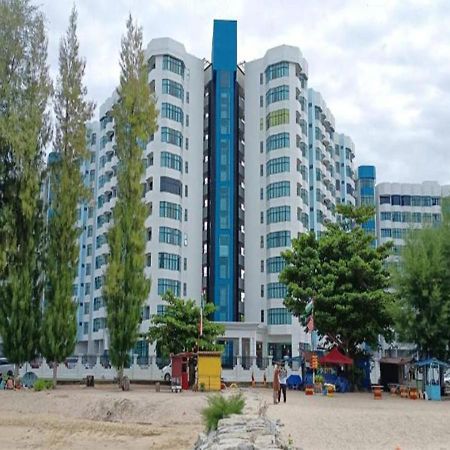 Mutiara Melaka Beach Resort - Islamic Compliance Only Tangga Batu المظهر الخارجي الصورة