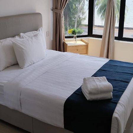 Mutiara Melaka Beach Resort - Islamic Compliance Only Tangga Batu المظهر الخارجي الصورة