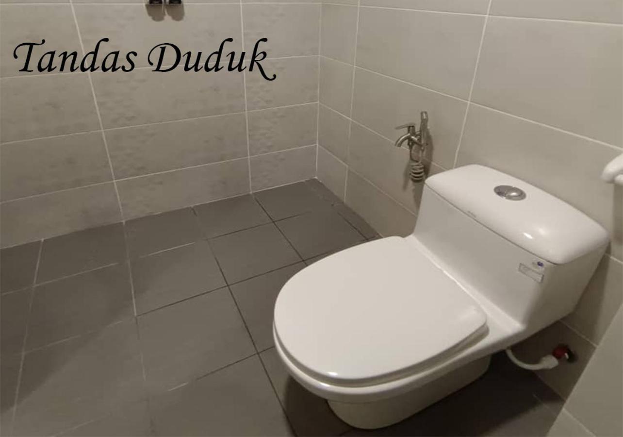Mutiara Melaka Beach Resort - Islamic Compliance Only Tangga Batu المظهر الخارجي الصورة