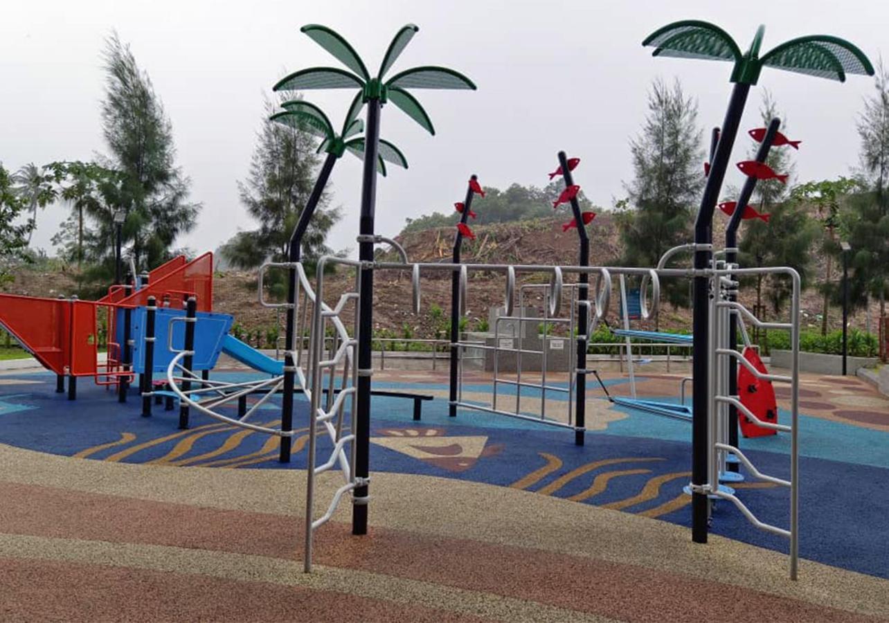 Mutiara Melaka Beach Resort - Islamic Compliance Only Tangga Batu المظهر الخارجي الصورة
