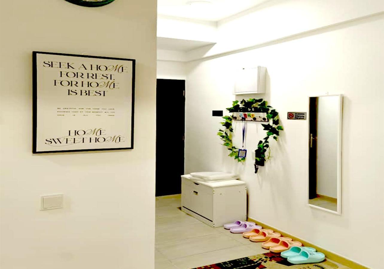 Mutiara Melaka Beach Resort - Islamic Compliance Only Tangga Batu المظهر الخارجي الصورة