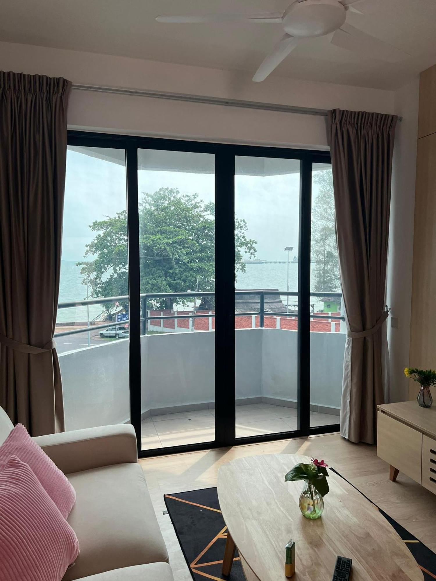 Mutiara Melaka Beach Resort - Islamic Compliance Only Tangga Batu المظهر الخارجي الصورة